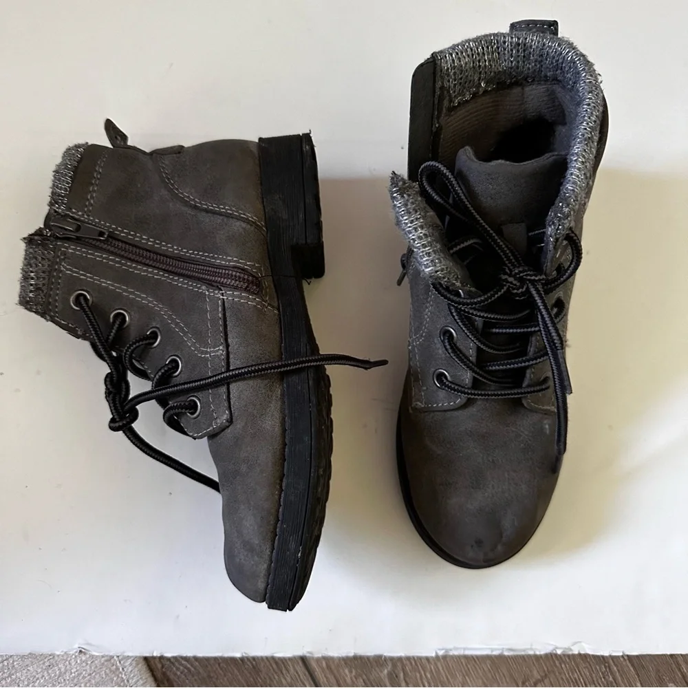 N/A lace up